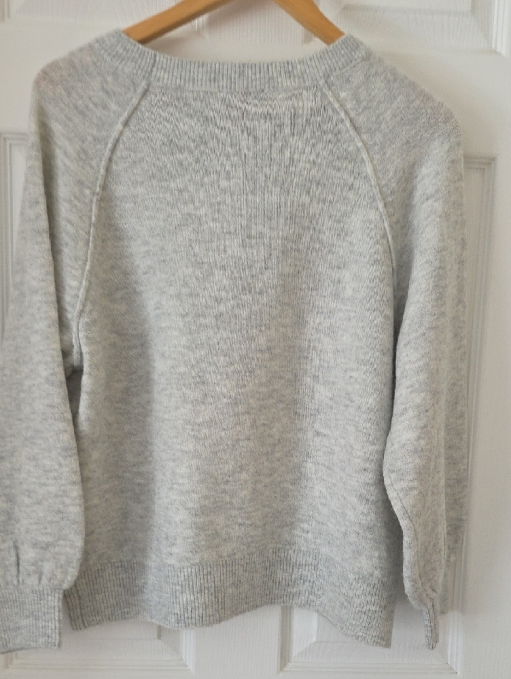 Vince Camuto Heather Gray Raglan Crewneck Sweater Size S Like New - Picture 9 of 14